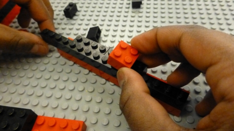 Januar-Projektwoche 2019: B.Y.O.LEGOs - Jede/r hatte aber dasselbe Ziel: Das Quadrat inklusive der Anschlüsse an die Nachbarsfelder musste bis am Donnerstag-nachmittag fertig bebaut sein. 